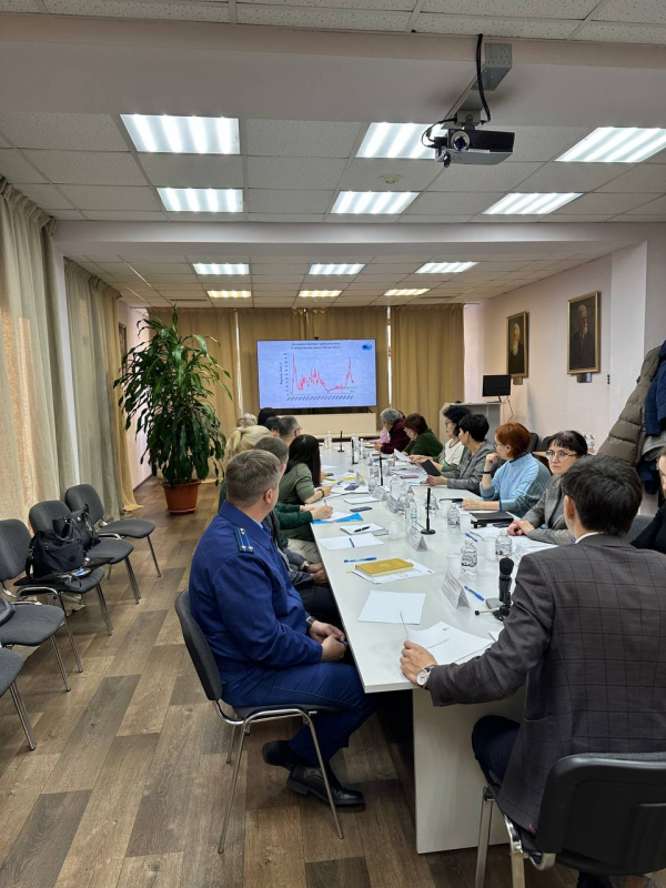 8 декабря 2022 года в конференц-зале ХабаровскНИРО состоялось очередное заседание региональной рабочей группы по взаимодействию, обмену информацией и координации деятельности в сфере поддержания осуществления традиционного рыболовства коренными малоч
